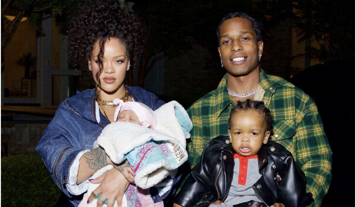 Rihanna Ve Asap Rocky Nin Romantik Anneler G N Yeme I Lk Bask