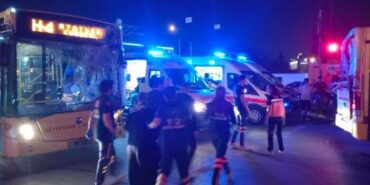 Bursa'da-iki-halk-otobüsü-çarpıştı--6-yolcu-yaralandı