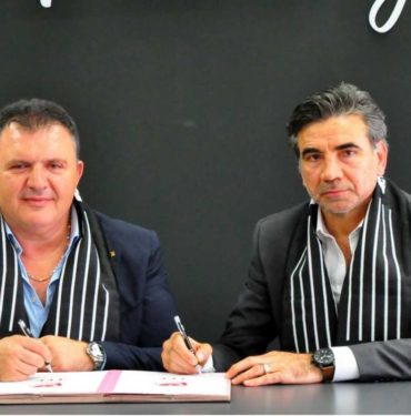 Osman Özköylü imza