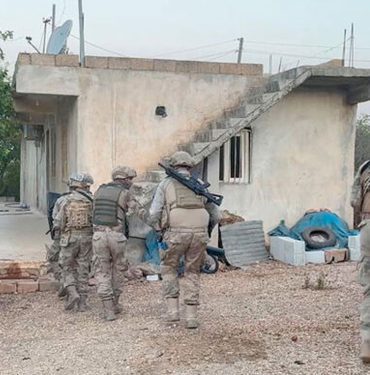 Şanlıurfa'da-'El-Halaf'-çetesine-operasyon--3-şüpheli-ile-8-kaçak-göçmen-yakalandı