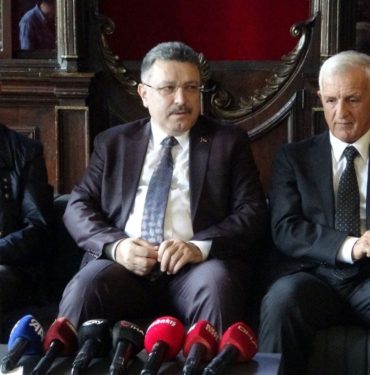 Trabzon'da Cumhuriyet'in 100’üncü yılı ve Ahmet Suat Özyazıcı anısına futbol turnuvası