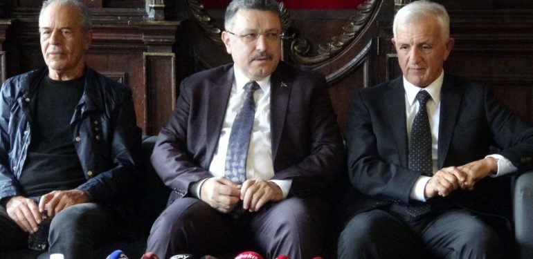 Trabzon'da Cumhuriyet'in 100’üncü yılı ve Ahmet Suat Özyazıcı anısına futbol turnuvası