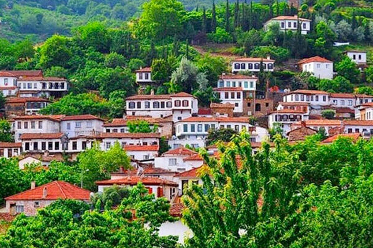 Turistlerin-gözdesi-Şirince-‘en-iyi-turizm-köyü’-seçildi