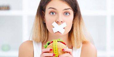 Uzmanından-duygusal-açlıkla-mücadele-etmenin-8-yolu