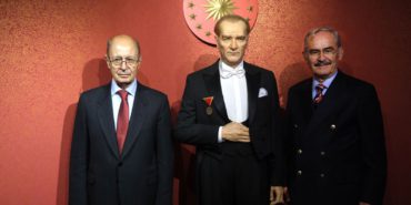 eski-cumhurbaskani-sezer-eskisehirde-balmumu-muzesini-gezdi_6515_dhaphoto1
