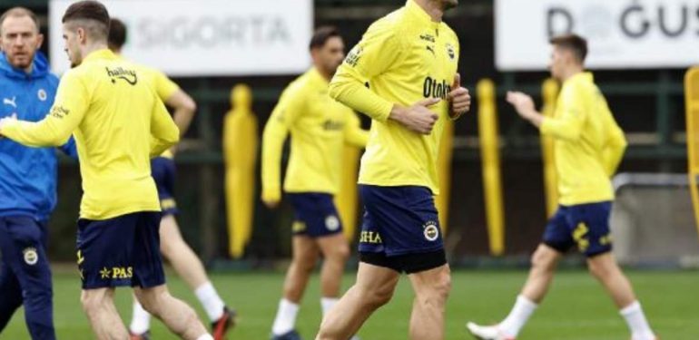 Fenerbahçe, Trabzonspor maçı hazırlıklarını sürdürüyor