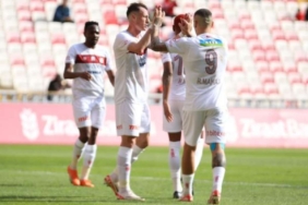 Sivasspor, Hopaspor'u 4-0 yenerek bir üst tura yükseldi