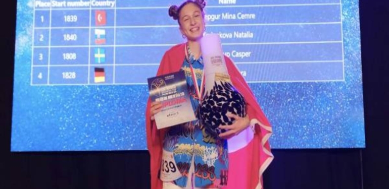 Türk milli sporcu, dünya şampiyonluğunu Cumhuriyetin 100. yılına hediye etti