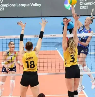 Voleybol'da derbi heyecanı... Vakıfbank, Fenerbahçe Opet'i ağırlıyor
