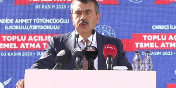 Bakan Tekin Sultangazi’de Toplu Açılış ve Temel Atma Töreni’ne katıldı