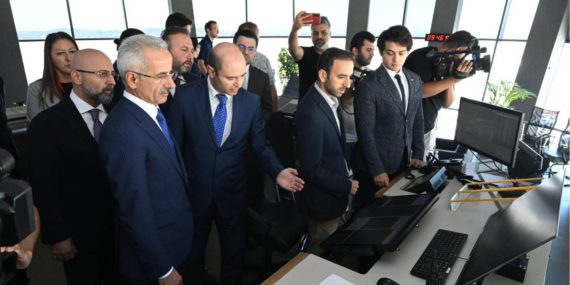 Bakan Uraloğlu Kamu Bilişim Ödülü kazanan projeleri değerlendirdi