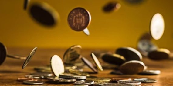 Okullarda büyük tehlike: Kanlı para oyunu!