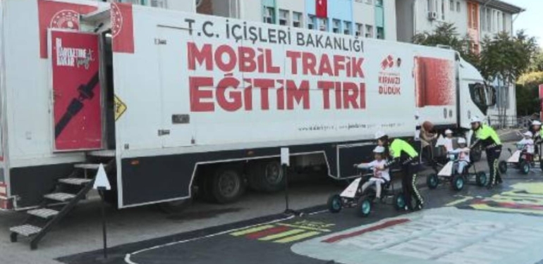 mobil eğitim tırı tanıtıldı