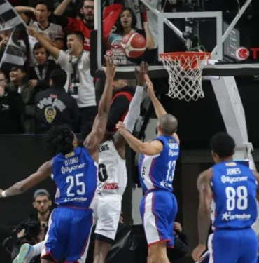 Beşiktaş sahasında Anadolu Efes'i mağlup attı... Beşiktaş Emlakjet - Anadolu Efes 85-77