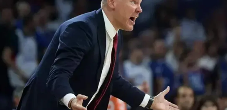 Fenerbahçe Beko'nun yeni başantrenörü belli oldu! Litvanyalı başantrenör Sarunas Jasikevicius ile anlaşıldı...