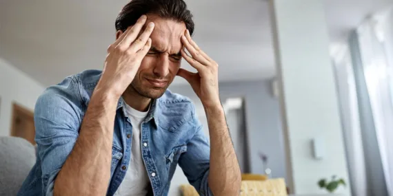 Baş ağrısında bu sinyallere dikkat!