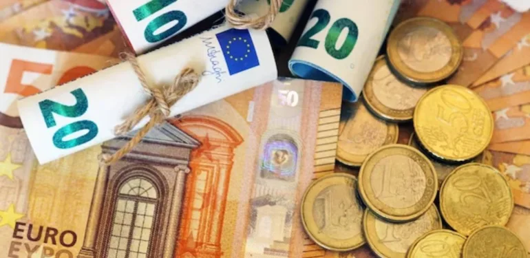 Döviz yatırımcısı dikkat! Dolar ve Euro bugün ne kadar oldu? 26 Ağustos 2024 Pazartesi döviz fiyatları…