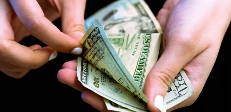 Döviz yatırımcısı dikkat! Dolar ve Euro bugün ne kadar oldu? 21 Ağustos 2024 Çarşamba döviz fiyatları…