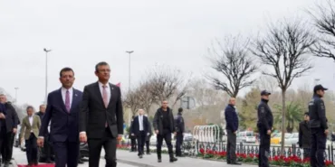 ekrem imamoğlu ve özgür özel