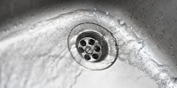 Uzmanı uyardı: Üzerine kaynar su dışında hiçbir şey dökmeyin!