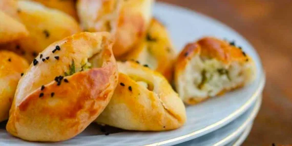 5 dakikada hazırlayabileceğiniz mayasız poğaça tarifi! Parmaklarınızı yiyeceksiniz