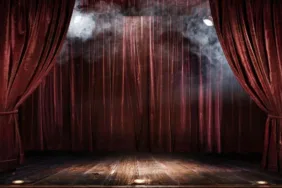 1653029862-gecmisten-gunumuze-tiyatro