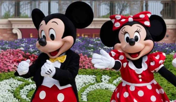 Disney-karakterleri-Mickey-ve-Minnie-Mouse-kamu-malı-oldu