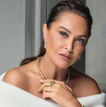 HÜLYA AVŞAR