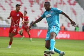 Sivasspor evinde turu geçti!