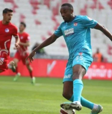 Sivasspor evinde turu geçti!