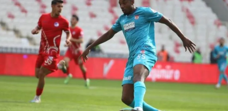 Sivasspor evinde turu geçti!