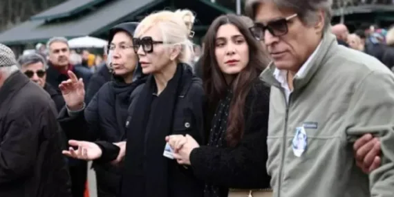 Hülya Yiğitalp’in evlat acısı! Oğlunu son yolculuğuna uğurladı