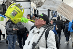 aa202401153344228533442268almanyadaciftcilerhukumetindizelicinvergiindirimleriniazaltmaplaniniprotes-T7AVXmPCmEuqUsAKCL8c6g-600x337