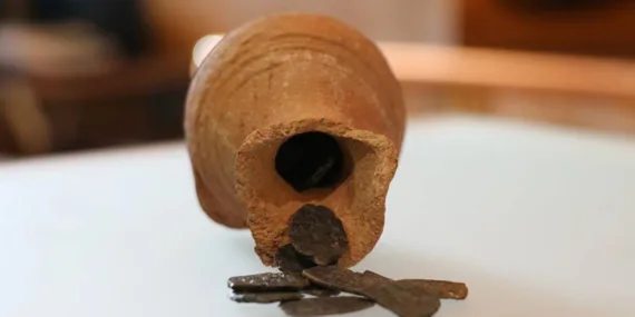 Yaklaşık 1400 yıllık 10 sikke çıktı! Karabük Antik Kent’te sürdürülen kazılarda ‘Kumbara’ bulundu