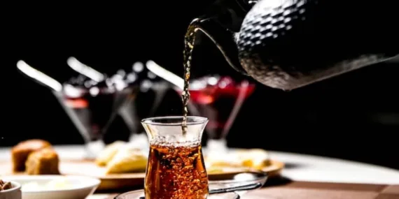 Kararan çaydanlıklara en etkili çözüm! Bu yöntemlerle yeni almaya gerek yok