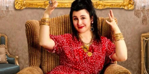 Ünlü komedyen Yasemin Sakallıoğlu turne öncesi talihsizlik yaşadı