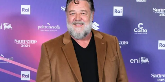 20 yaş gençleşti… Russell Crowe 5 yıl sonra ilk kez sakallarını kesti