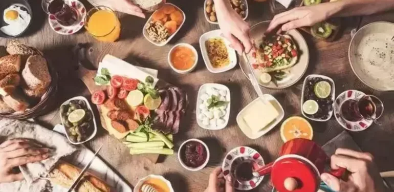 Sabahları kahvaltıyı atlayanlar daha çok kilo alıyor