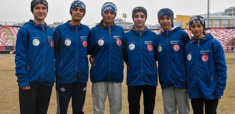 Atletizme gönül veren Van'ın yarışçı kızları, Kenya'da altın madalya için yarışacak