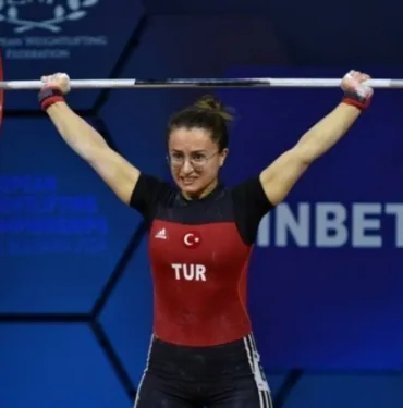 Aysel Özkan Bulgaristan'da bronz madalyanın sahibi oldu!