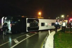 Balıkesir'de yolcu otobüsü devrildi! Ölü ve yaralılar var