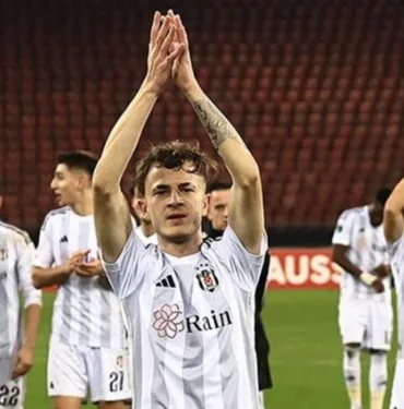 Beşiktaş'ta şaşırtan ayrılık Emirhan Delibaş ile yollar ayrıldı!