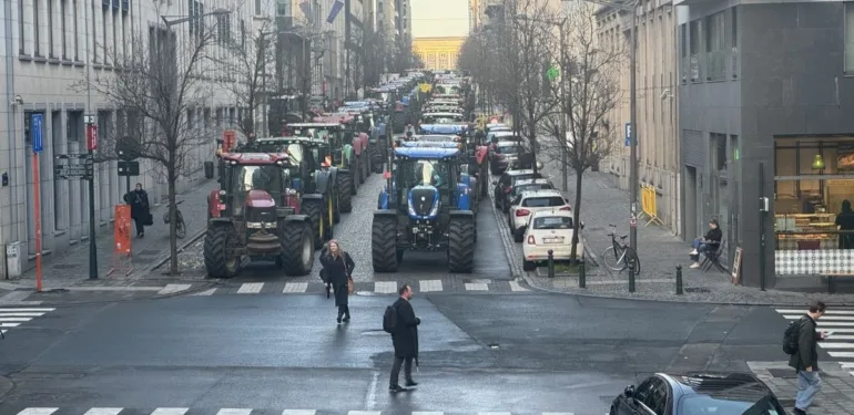 Çek çiftçiler, tarım politikasını protesto etmek için Prag'a yürüdü