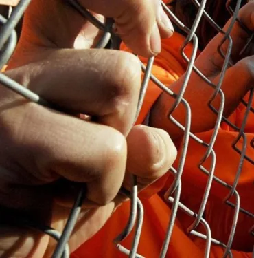 Cezaevinde cinsel ilişki skandalı Gardiyan hamile kaldı