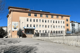 Çıkan tartışmada arkadaşını bıçakladı