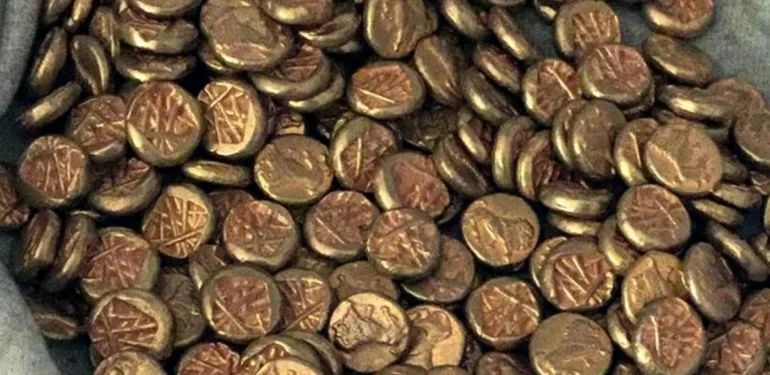 Edirne'de tarihi değer taşıyan sikke ve metal objeler ele geçirildi İki şüpheli gözaltında