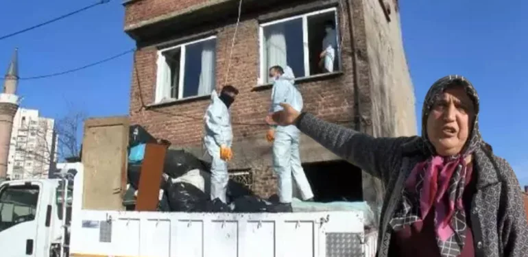 Evden 1 kamyon çöp çıktı! 'Her şeyimi alıyorsunuz'