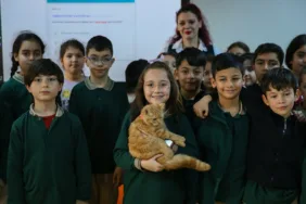 'Fıstık'tan büyük destek! Kitap okuma projesinde öğrencilere motivasyon kaynağı oldu