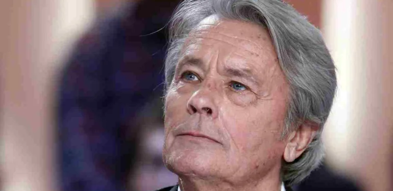 Fransız yıldız Alain Delonun evinden çıkanlar şoke etti