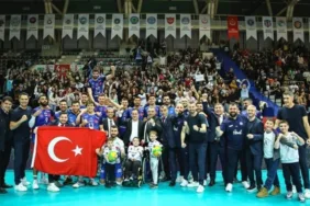 Halkbank çeyrek finalde!